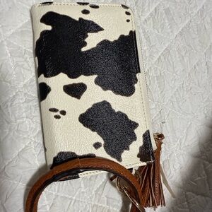 🐄 Cow Print Wristlet Wallet – New Without Tags